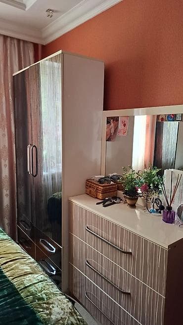 komodlar: Yataq otağı mebel dəsti Tərkibi: - 2 nəfərlik çarpayı – yumşaq — 3