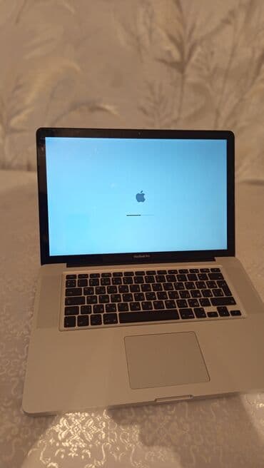 klaviatura: Apple MacBook Pro noutbuku Xüsusiyyətlər: - Alüminium unibody korpus — 3