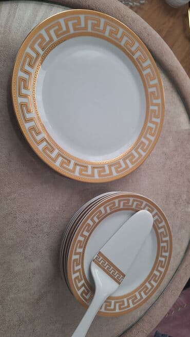 Çaydanlar və qəhvədanlar: Zərif süfrə dəstləri 1) Qrafin və badə dəsti - Şüşə qrafin: kəsimli — 4