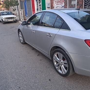ij diski: Chevrolet Cruze LTZ sedan - Kuzov: sedan, gümüşü rəng - — 2