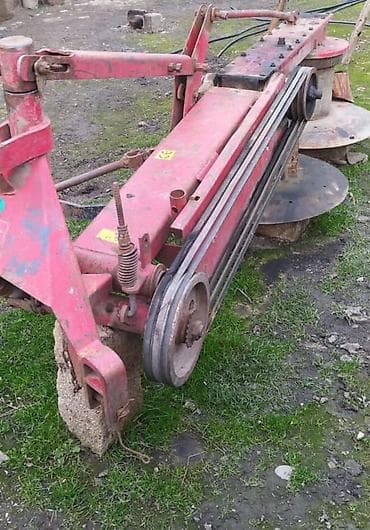 mangels disk: T 80 usdunde lafet mala rotor arxadan. Mavi rəngdə kabinəli traktor və — 4