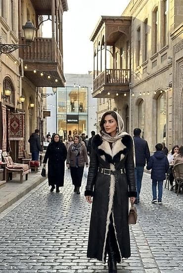 Paltolar: Qadınlar üçün uzun dərili və kürklü palto - Material: xarici hissə — 2