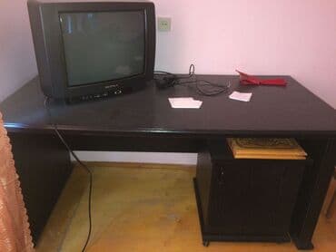 İtaliya mübeli ofis ücün 12000 manata alunib 1 şifoner 1 stol 2 balaca