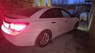chevrolet azerbaijan satis merkezi: Chevrolet Cruze: 1.6 l | 2010 il 220000 km Sedan — 7