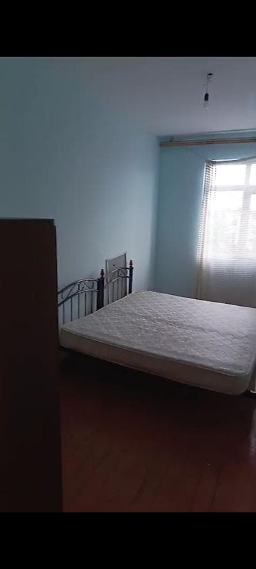 əcəmidə satılan evlər: Ecemide metronun düz yanında 3 otaqlı ev 5/4.400 manata makler haqqı — 1