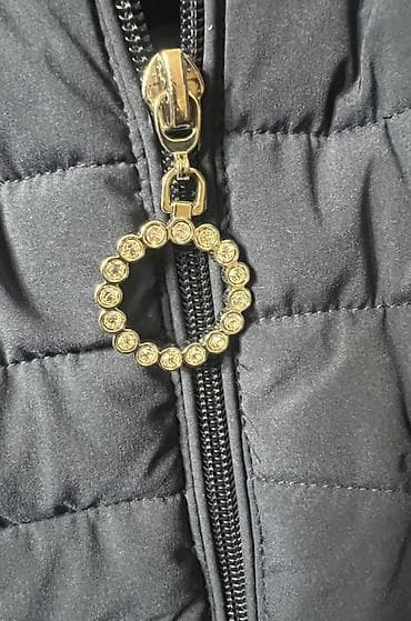 onlayn kurtkalar: Qadınlar üçün qara qısqa quilted yüngül jaket - Rəng: qara - Siluet — 7