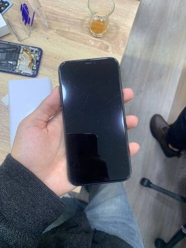 iphone 11 satis: IPhone 11, Qara, Face ID — 5