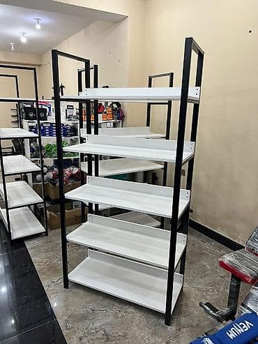 mini pec: Mağaza üçün metal rəf sistemi - Konstruksiya: Qara metal karkas, ağ — 3