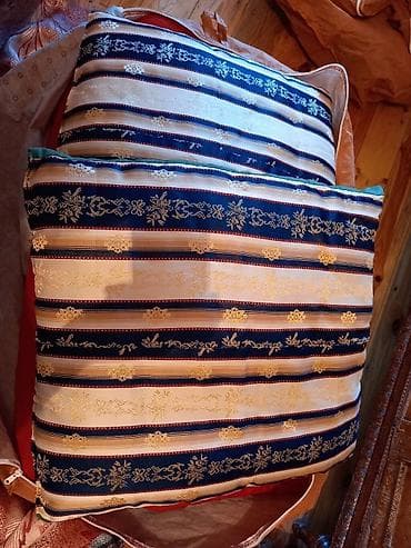 Prastinalar: Yun yorğan, döşək, döşəkçə satılır. Döşək - 35 azn Yorğan - 25 azn — 7