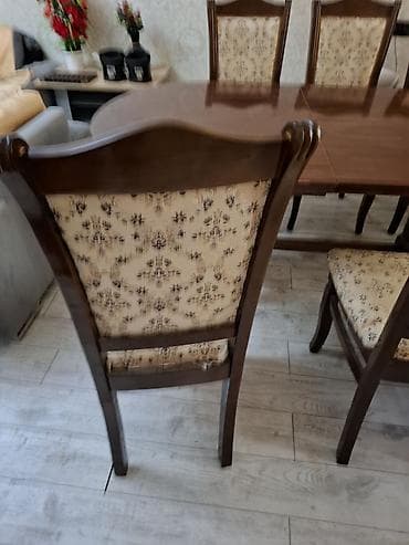 Klassik üslubda yemək otağı üçün taxta stul dəsti. Xüsusiyyətlər: - — 2