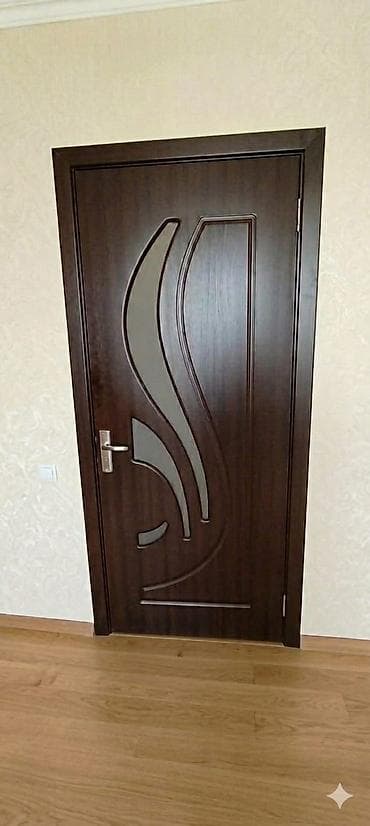 Daxili otaq qapıları – 3 ədəd - Ölçü: 205 x 82 sm - Material: taxta