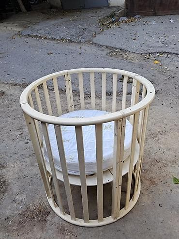 Uşaq mebeli: Oğlan və qız üçün, Yumru, Beşik, Dəstsiz, Matras ilə, Yellənmə mexanizmsiz — 1