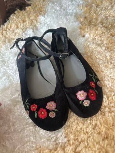 детские велюровые шапки: Qız uşaqları üçün baletka - Rəng: qara - Material: məxmər effektli — 2