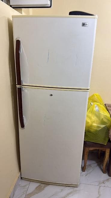 Lg soyuducu 300 azn nofrost işlek vezyetdedi evdən satiş ünvan