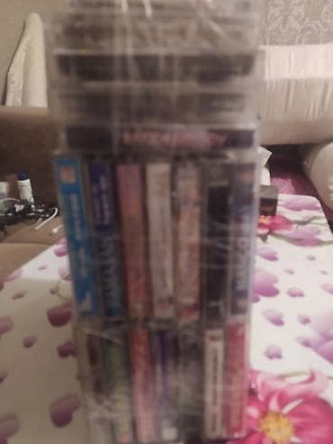 CD, DVD диски и кассеты: Kolleksiya: müxtəlif media daşıyıcıları – VHS kasetlər, audio kasetlər — 4