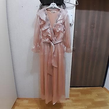 Şifon/parlaq toxumalı, pudra-çəhrayı rəngdə uzun paltar. - Dizayn