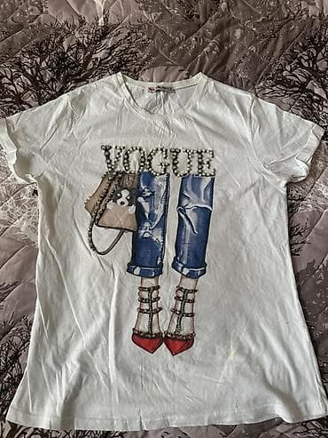 Qadın T‑şərti ve ya uşaq - Rəng: ağ - Ön hissədə böyük “VOGUE” yazısı — 1