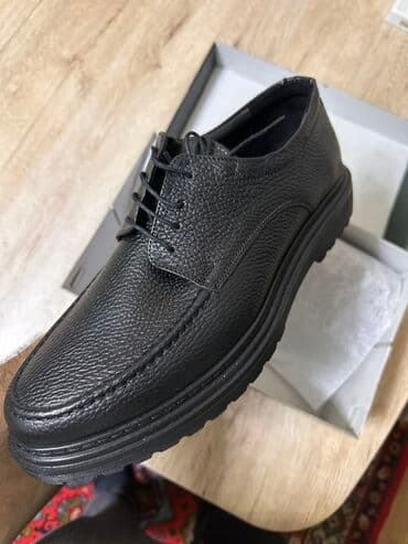 kisi: Türkiyədən sifariş olunub təmiz dəridir yumşaq rahat ayaqqabıdır. Ölçü — 8