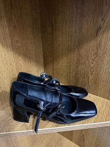 Qadın ayaqqabısı – qara lak örtüklü Mary Jane üslubu - Rəng: klassik lalafo.az -da Qadın ayaqqabısı – qara lak örtüklü Mary Jane üslubu - Rəng: klassik