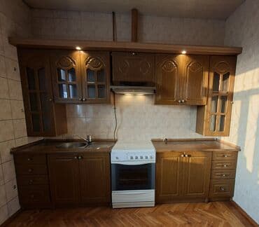 elit qab qacaq: Klassik üslubda mətbəx mebeli dəsti. Qaz plitəsi və aspirator daxil — 2