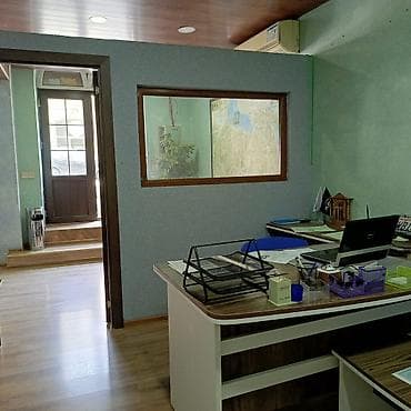 mebel fabrikləri: Icarəyə verilir – kiçik ofis sahəsi Ünvan: mərkəzi küçəboyu piyada — 3