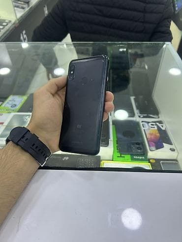 mobil telefonlar ucuz: Xiaomi Mi A2 Lite, 32 GB, rəng - Qara, 
 İki sim kartlı — 6