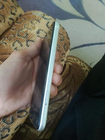 iphone 15 pro max qiymət: IPhone 11, Ağ, Face ID — 4