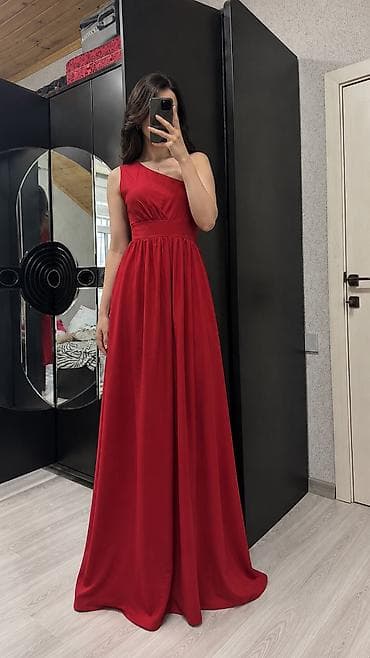 Qırmızı rəngli uzun ziyafət/gecə paltarı - Model: asimmetrik, tək