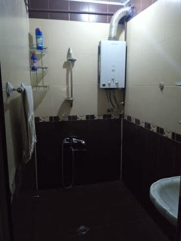 razinde 2 otaqli evler kiraye: Bakı, Bakıxanov qəs., 3 otaqlı, Köhnə tikili, m. Neftçilər, 65 kv. m — 8