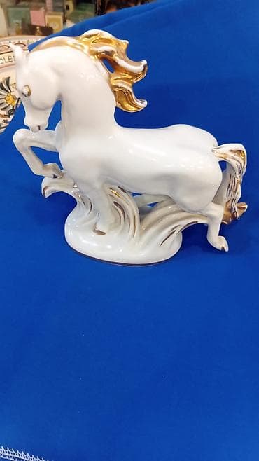 CD, DVD disklər və kassetlər: Antik əşyalar kolleksiyası – qarışıq lot Təsvir: - Bədii işləməli — 10