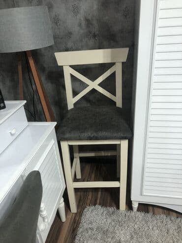 Yeni, Makiyaj üçün masa, Güzgüsüz