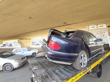 Мототранспорт: Mercedes-Benz E-Class (W210) sedan, tünd göy rəng. - Kuzov: 4 qapılı — 9