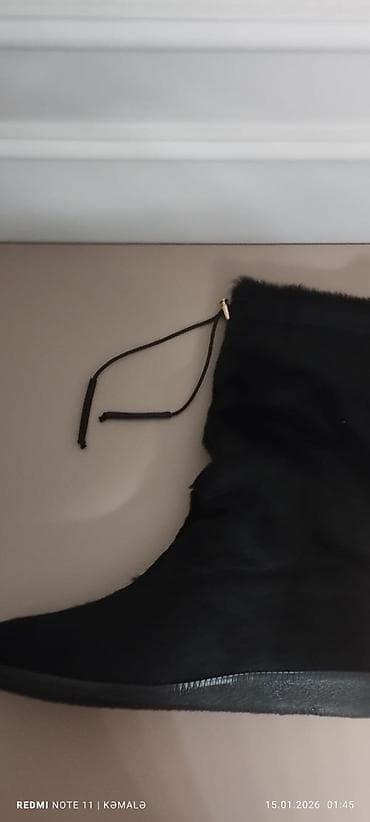 qadın çəkmələri: Qadın qış çəkməsi – qara rəng - Material: tüklü (saçaqlı effektli) üst — 2