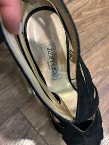 женские босоножки черные на тракторной подошве: Размер: 38.5, цвет - Черный, Б/у — 2