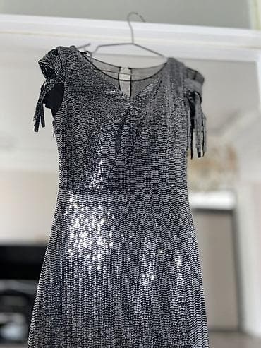 Parıltılı gecə geyimi – qara/gümüşü payetli - Model: Uzun, mərasim və