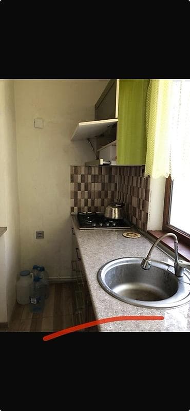 Ev Gencede Abbas Sehhetde xestexana ile uzbeuz yola baxan binada 1 ci — 8