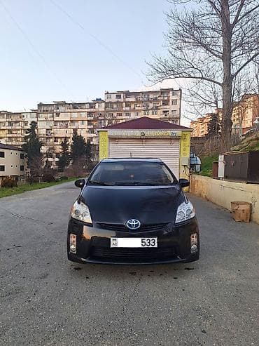 qalmaq şərti ilə prius: Toyota Prius: 1.8 l | 2010 il Hetçbek — 1