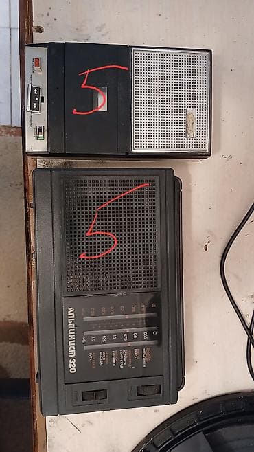 elektron gitara per page 40: Salam. qiymətlər üstündə yazılıb. hamsın alana yaxşı endirim — 2