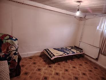 Kirayə verilir: sadə, mebellə təmin edilmiş otaq-studiya tipli yaşayış