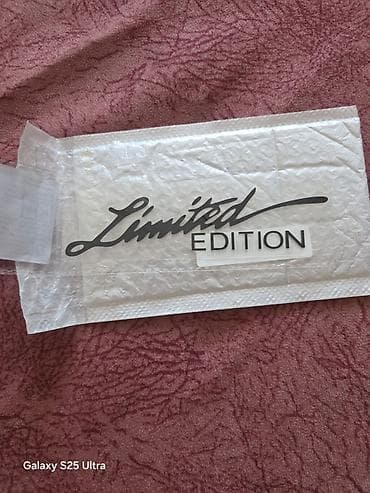 manitorlar masin: “Limited Edition” yazısı – yapışqanlı dekor etiketi - Ölçü: 16 sm x 4 — 1