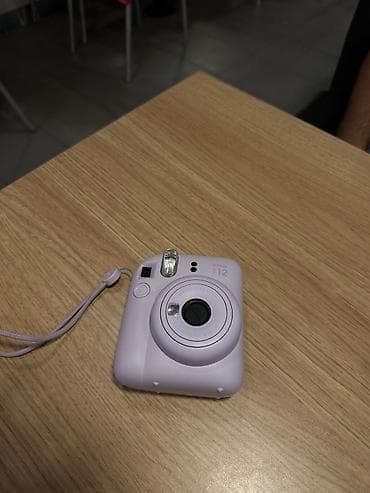 Fujifilm Instax mini 12 — portativ instant fotoaparat. Rəng: açıq