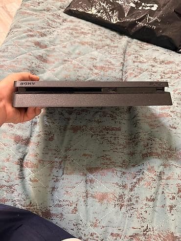 nubia red magic: Sony PlayStation 4 Slim konsolu - Rəng: qara, kompakt “Slim” korpus - — 10