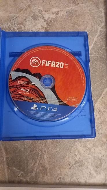 retro konsol: PS4 (Sony Playstation 4) — 2