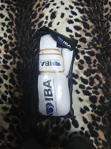 İdman oyunları: Məhsul: IBA (International Boxing Association) boks əlcəkləri dəsti - — 1