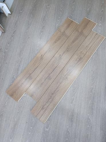 istilik: Laminat döşəmə taxtaları – təbii palıd effektli - Rəng/naxış: isti — 1