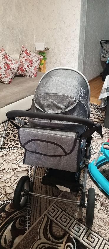 Çıxarıla bilən beşikli araba