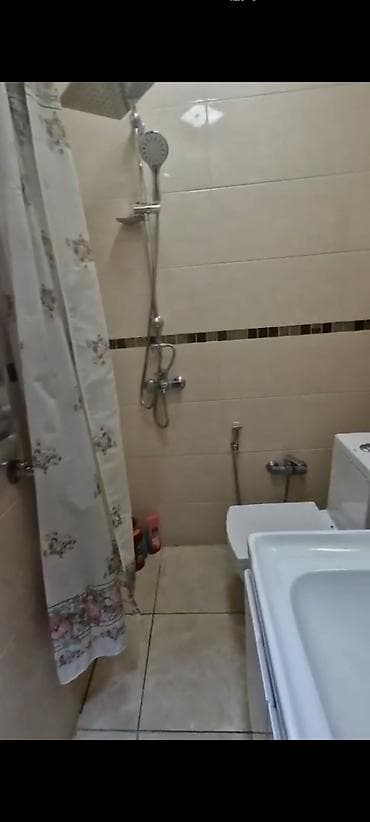 xirdalanda evler: Genclik metrosun yaxinliqi Genclik Mollun yani (piyada 5 deyqalix yol — 4