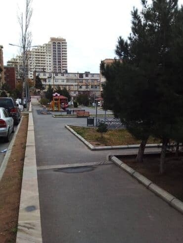 9 ci mikrorayon satilan evler: Bakı, 4 otaqlı, Köhnə tikili, 90 kv. m — 12