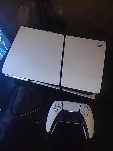 PS5 (Sony PlayStation 5): Salam az işləmiş 1 pultu üstündə üstünə oyunlar var gta 5 FC 26 mortal — 3
