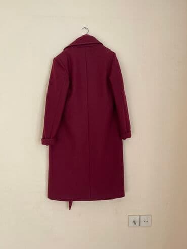 paltolar ve kurtkalar model: Las vegas magazasinnan alinib ve cemi 1 defe geyinilib,cox seliqeli — 2